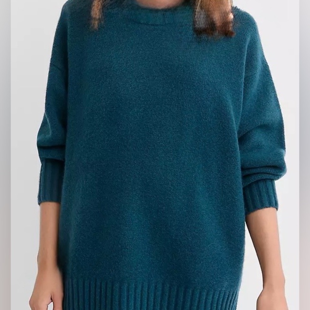 Loft’s Woman’s  Crewneck  Teal Sweater. L